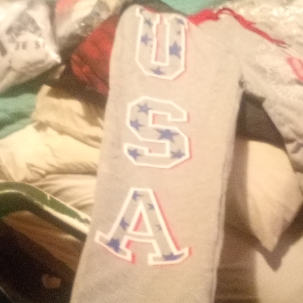 Joggers - Picture 2 of 3